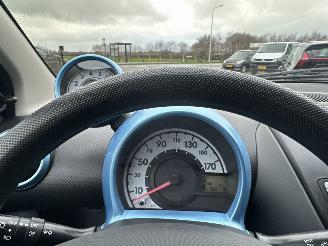 Peugeot 107 1.0-12V 68pk Urban Move - nap - airco - elektr ramen - nw apk t/m 01-2027 - toerenteller - rijdt goed picture 26