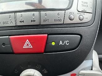 Peugeot 107 1.0-12V 68pk Urban Move - nap - airco - elektr ramen - nw apk t/m 01-2027 - toerenteller - rijdt goed picture 31