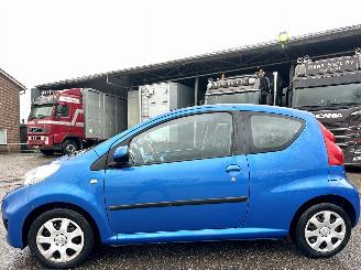 skadebil auto Peugeot 107 1.0-12V 68pk Urban Move - nap - airco - elektr ramen - nw apk t/m 01-2027 - toerenteller - rijdt goed 2010/6