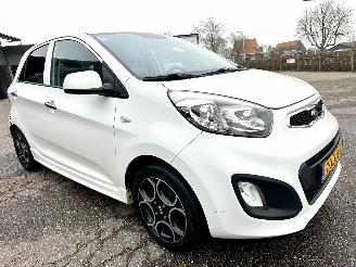 Kia Picanto 1.0 CVVT 69pk World Cup Ed 5drs - nap - airco - led - aux - usb - elektr pakket - lmv - privacy glass picture 4