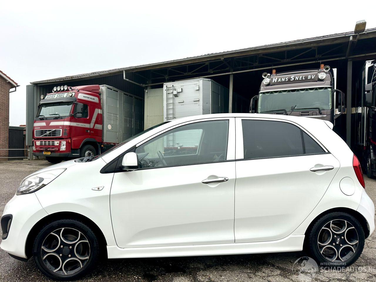 Kia Picanto 1.0 CVVT 69pk World Cup Ed 5drs - nap - airco - led - aux - usb - elektr pakket - lmv - privacy glass