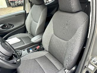 Toyota Yaris 1.5 Hybrid 115 automaat First Edition - nap - facelift - navi - camera - keyless - front + line assist - rijdbaar picture 18