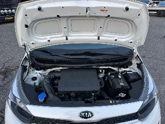 Kia Picanto 1.0 MPi 67pk ComfortLine 5drs - nap - airco - btw - aux - usb - esp - elektr ramen - stuurbed - lichtsensor picture 58