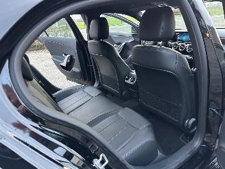 Mercedes A-klasse 180 136pk aut Bus.Sol. Luxury - nap - widescreen - leer - sfeerverl - front + line assist - camera - navi picture 71