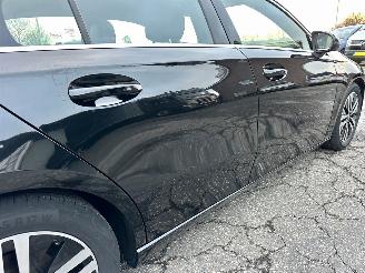 Mercedes A-klasse 180 136pk aut Bus.Sol. Luxury - nap - widescreen - leer - sfeerverl - front + line assist - camera - navi picture 94