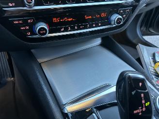 BMW 5-serie 530i 252pk aut + f1 High Exe Sportline sedan - head up - navi - camera - keyless - front + line + side assist picture 42