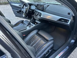 BMW 5-serie 530i 252pk aut + f1 High Exe Sportline sedan - head up - navi - camera - keyless - front + line + side assist picture 16