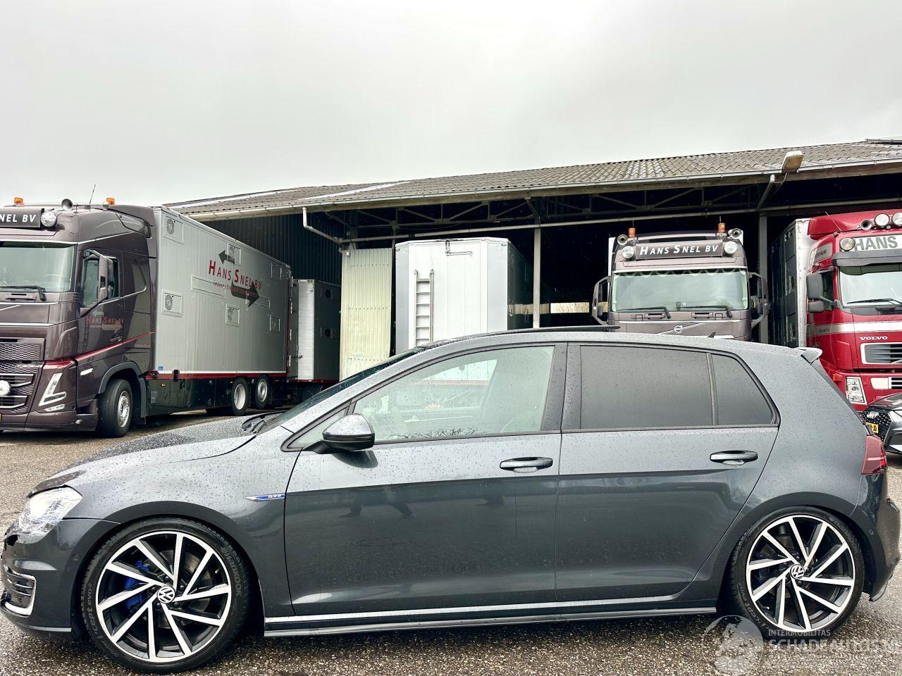 Volkswagen Golf GTE 1.4 TSI 225pk aut + f1 5drs - nap - pano - leer - navi - camera - acc - front assist - schroefset + 18 inch