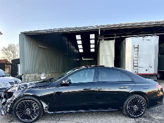 Voiture accidenté Mercedes E-klasse 300e Hybrid 268pk aut + f1 AMG-Line - pano - sfeerverl - memory l+r - front + line + side assist - 16dkm 2024/6