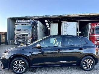 Coche accidentado Volkswagen Polo 1.0 TSI 95pk aut + f1 Life 5drs - 69dkm nap - carplay - front + line assist - airco - cruise contr - virtual cockpit 2023/7
