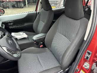 Toyota Yaris 1.5 Full Hybrid 89pk automaat Aspiration - nap - camera - clima + cruise contr - pdc - afn trek - boekjes + sleutels picture 58