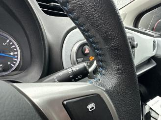 Toyota Yaris 1.5 Full Hybrid 89pk automaat Aspiration - nap - camera - clima + cruise contr - pdc - afn trek - boekjes + sleutels picture 36