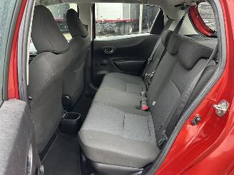 Toyota Yaris 1.5 Full Hybrid 89pk automaat Aspiration - nap - camera - clima + cruise contr - pdc - afn trek - boekjes + sleutels picture 71