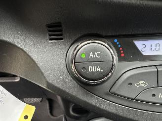 Toyota Yaris 1.5 Full Hybrid 89pk automaat Aspiration - nap - camera - clima + cruise contr - pdc - afn trek - boekjes + sleutels picture 45