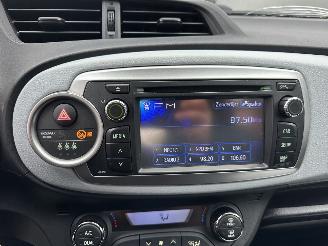 Toyota Yaris 1.5 Full Hybrid 89pk automaat Aspiration - nap - camera - clima + cruise contr - pdc - afn trek - boekjes + sleutels picture 49