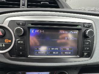 Toyota Yaris 1.5 Full Hybrid 89pk automaat Aspiration - nap - camera - clima + cruise contr - pdc - afn trek - boekjes + sleutels picture 48