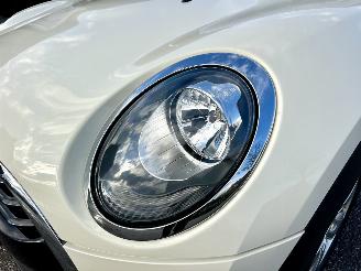 Mini Clubman Cooper 1.5T 136pk 6-traps aut - pano - nap - 1e eig - keyless entry + start - line assist - clima + cruise contr picture 12