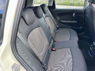 Mini Clubman Cooper 1.5T 136pk 6-traps aut - pano - nap - 1e eig - keyless entry + start - line assist - clima + cruise contr picture 62