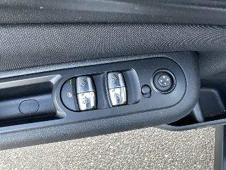 Mini Clubman Cooper 1.5T 136pk 6-traps aut - pano - nap - 1e eig - keyless entry + start - line assist - clima + cruise contr picture 37
