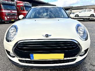Mini Clubman Cooper 1.5T 136pk 6-traps aut - pano - nap - 1e eig - keyless entry + start - line assist - clima + cruise contr picture 3