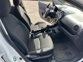 Mitsubishi Space-star 1.0i 71pk Cool+ 5drs - nap - airco - elektr pakket - licht + regensensor - facelift - 4x nieuwe banden picture 23