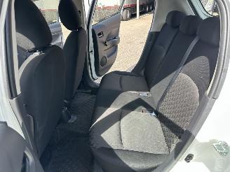 Mitsubishi Space-star 1.0i 71pk Cool+ 5drs - nap - airco - elektr pakket - licht + regensensor - facelift - 4x nieuwe banden picture 44