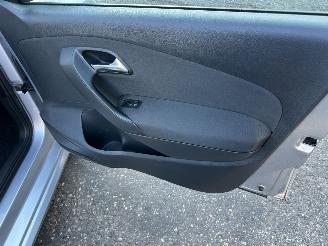 Volkswagen Polo 1.4-16V 86pk dsg aut Comfortl 5drs - nap - airco - cruise - 4x elektr ramen - esp - boekjes + 2x sleutels op afstandbed picture 41