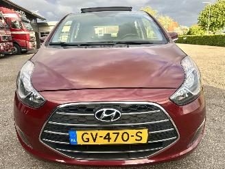 Hyundai Ix20 1.6i 125pk automaat Premium - nap - pano - leer - stuur + stoelverw - navi - camera - 1e eig - pdc v+a picture 3
