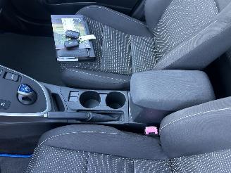 Toyota Auris Touring Sports Gereserveerd 1.8 Hybrid 123pk aut - pano - nap - camera - navi - keyless start - parelmoer - privacy glass - org nl picture 47