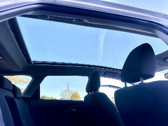 Toyota Auris Touring Sports Gereserveerd 1.8 Hybrid 123pk aut - pano - nap - camera - navi - keyless start - parelmoer - privacy glass - org nl picture 63