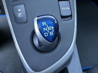 Toyota Auris Touring Sports Gereserveerd 1.8 Hybrid 123pk aut - pano - nap - camera - navi - keyless start - parelmoer - privacy glass - org nl picture 45