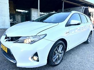 Toyota Auris Touring Sports Gereserveerd 1.8 Hybrid 123pk aut - pano - nap - camera - navi - keyless start - parelmoer - privacy glass - org nl picture 2