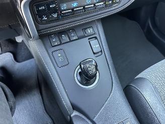 Toyota Auris Touring Sports Gereserveerd 1.8 Hybrid 123pk aut Lease pro - pano - nap - front + line + park assist - keyless entry + start - stoelverw picture 29
