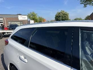 Toyota Auris Touring Sports Gereserveerd 1.8 Hybrid 123pk aut Lease pro - pano - nap - front + line + park assist - keyless entry + start - stoelverw picture 100