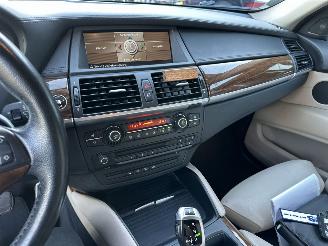 BMW X6 xDrive50i 4.4 TwinTurbo 408pk 8-traps aut + f1 Exe - facelift - hud - 22 inch - softclose - stuurverw - keyless picture 67