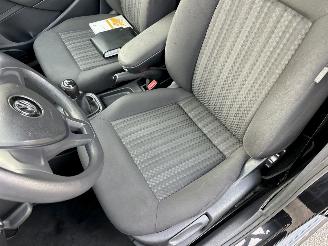 Volkswagen Polo 1.4 TDI 75pk BlueMotion 5drs - navi - clima - cruise - facelift - bleutooth - pdc v+a - front assist - privacy glass picture 37