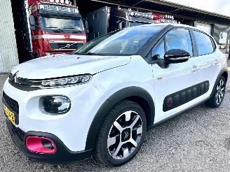 Citroën C3 1.2 PureTech 82pk ELLE - nap - navi - pdc - line assist - lmv - carplay - clima - cruise - grijs dak picture 2