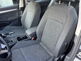Volkswagen Golf 1.0 TSI 110pk 6-bak Life Edition 5drs - nap - virtual - carplay - front + line assist - sfeerverl - pdc v+a picture 44