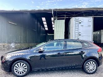 uszkodzony samochody osobowe Volvo V-40 1.6 T4 179pk automaat Summum - xenon - navi - camera - keyless - front + line + side assist 2012/12