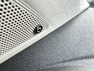 Volkswagen Up! 1.0i 65pk beats 5drs - nap - line assist - clima - cruise - pdc - privacy glass - subwoofer - licht + regensens picture 19