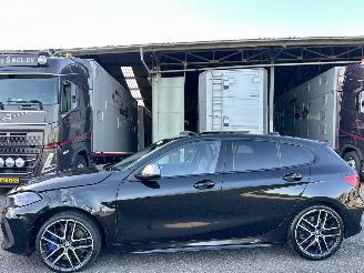 damaged passenger cars BMW 1-serie M135i xDrive 306pk aut + f1 High Exe M-Sport Performance - pano - nap - hud - harman/kardon - keyless - kuipstoelen 2020/9