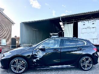 Voiture accidenté BMW 1-serie 118i 140pk aut High Exe M-Sport Ed - 73dkm nap - sfeerverl - navi - leer - virtual - carplay - front + line assist 2020/6