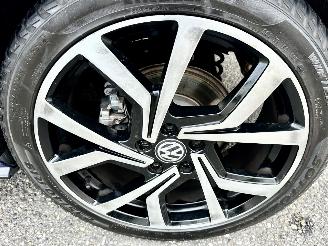 Volkswagen Golf 1.5 TSI is 150pk aut + f1 R-Line 5drs - pano - virtual - 19 inch - keyless - front + line assist - carplay - kameleon tint picture 111