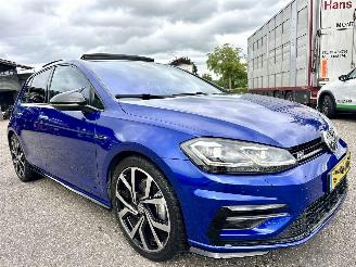Volkswagen Golf 1.5 TSI is 150pk aut + f1 R-Line 5drs - pano - virtual - 19 inch - keyless - front + line assist - carplay - kameleon tint picture 4