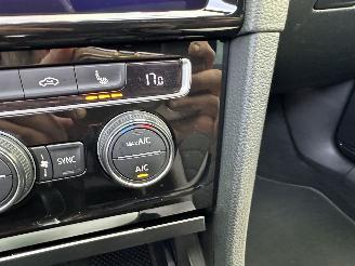 Volkswagen Golf 1.5 TSI is 150pk aut + f1 R-Line 5drs - pano - virtual - 19 inch - keyless - front + line assist - carplay - kameleon tint picture 45