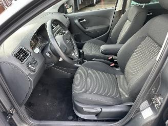Volkswagen Polo Gereserveerd 1.2 TSI 105pk 6-bak Highline 5drs - 75dkm nap - clima + cruise contr - lmv - 4x elektr ramen - privacy glass picture 52