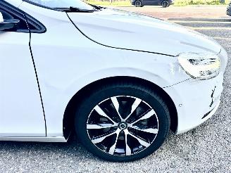 Volvo V-40 1.5 T3 152pk Aut + f1 Dynamic Ed - nap - pano - leer - stoelverw - navi - cam - keyless - harman/kardon picture 9