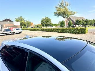 Volvo V-40 1.5 T3 152pk Aut + f1 Dynamic Ed - nap - pano - leer - stoelverw - navi - cam - keyless - harman/kardon picture 6
