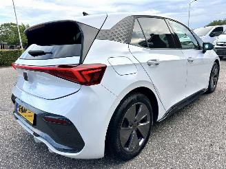 Cupra Born 62kWh 204pk aut Essential - 47dkm nap - sfeerverl - kuipstoelen - stuurverw - front + line assist picture 5