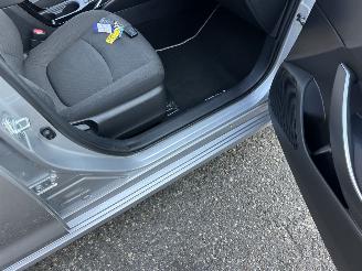 Toyota Corolla Gereserveerd 1.8 Hybrid 148pk aut first edition sedan - navi - camera - stuurverw - keyless - front + line + side assist picture 43